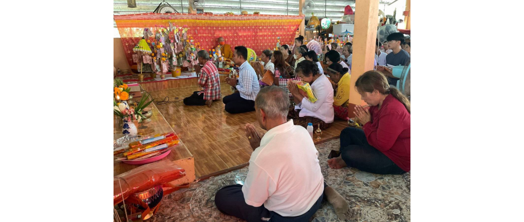 ประธานฝ่ายคฤหัสถ์ในพิธีทอดผ้าป่าสามัคคี